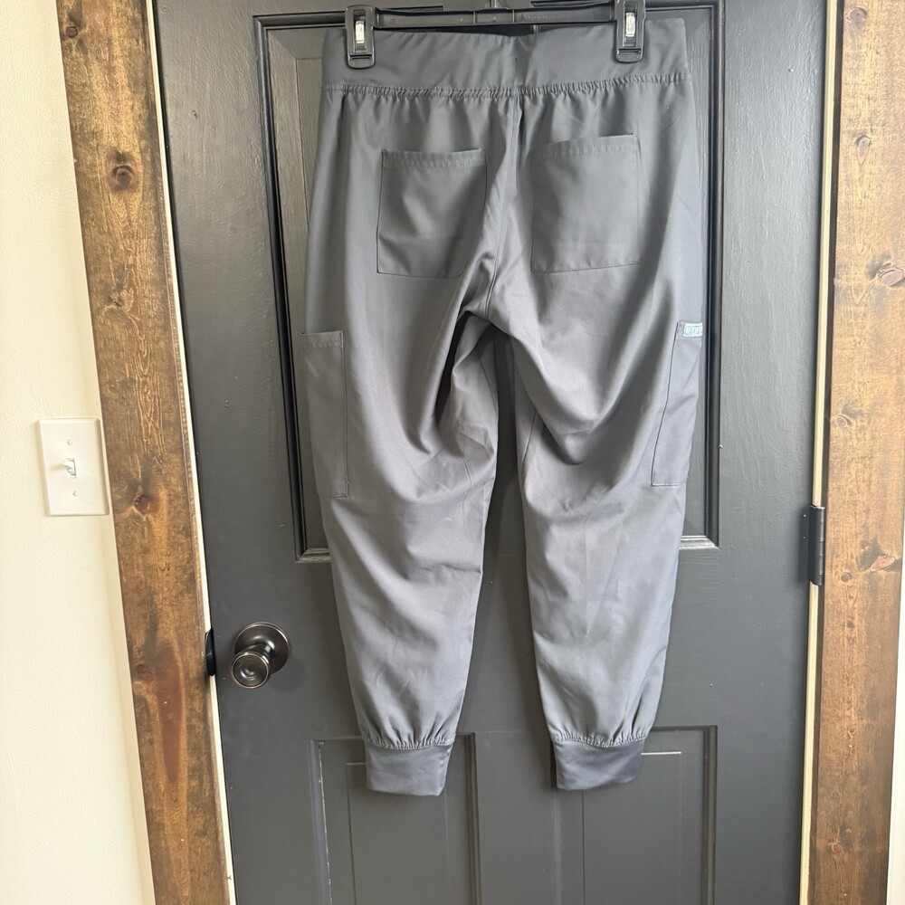 Med Couture Insight Gray Jogger Scrubs Medium Petite Pants EUC - Picture 7 of 10
